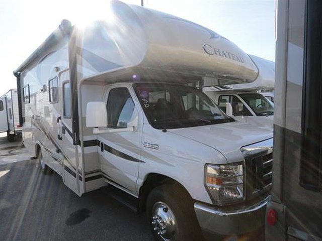 2015 Thor Motor Coach Chateau Photo