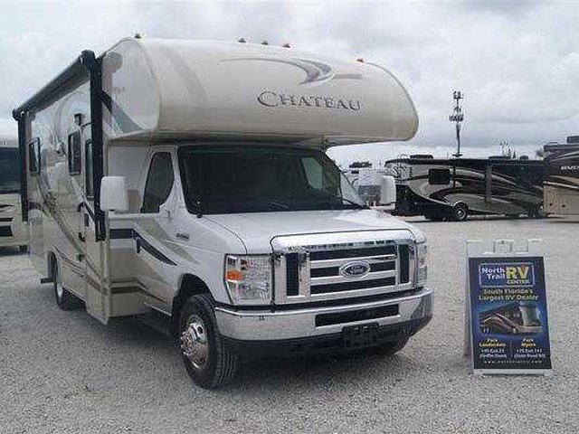 2015 Thor Motor Coach Chateau Photo