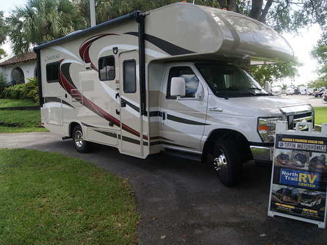 2015 Thor Motor Coach Chateau Photo