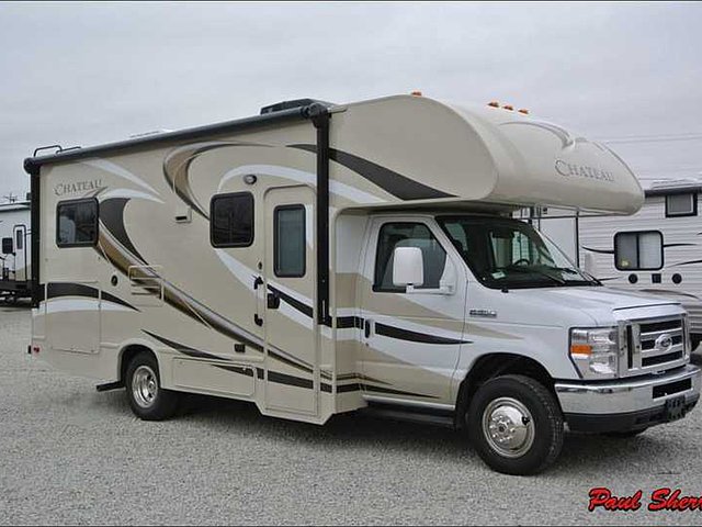 2015 Thor Motor Coach Chateau Photo