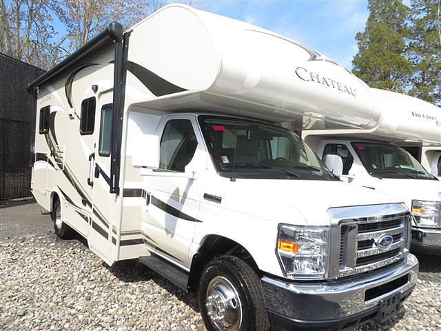 2016 Thor Motor Coach Chateau Photo