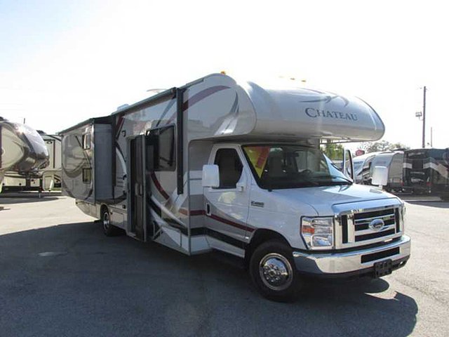 2014 Thor Motor Coach Chateau Photo