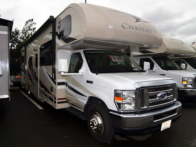 2015 Thor Motor Coach Chateau Photo