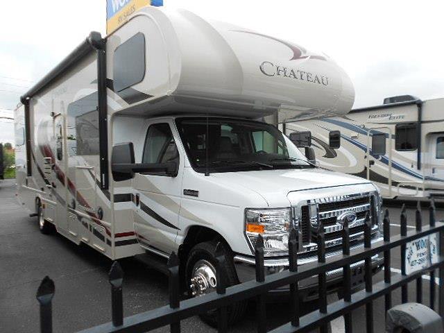 2015 Thor Motor Coach Chateau Photo
