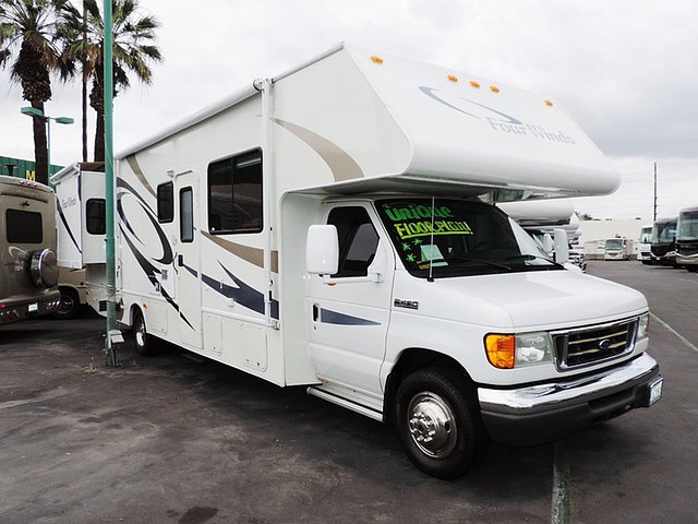 2007 Thor Motor Coach Chateau Photo