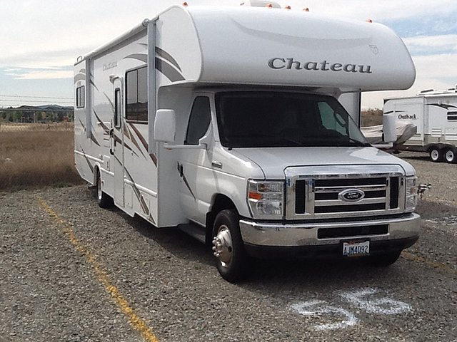 12 Thor Motor Coach Chateau