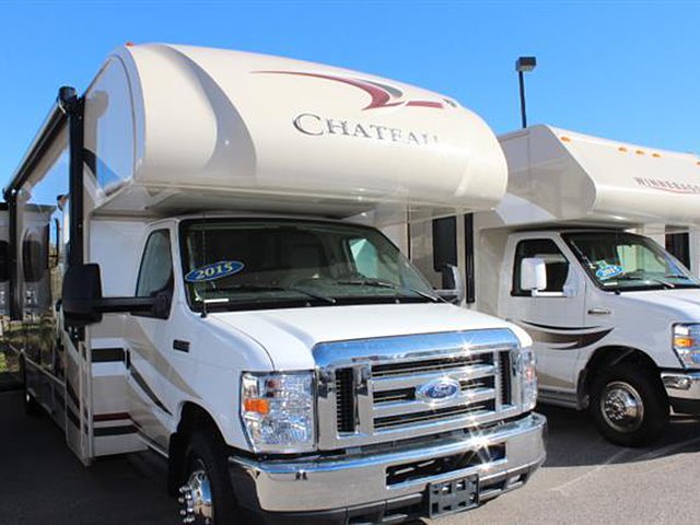 2015 Thor Motor Coach Chateau Photo