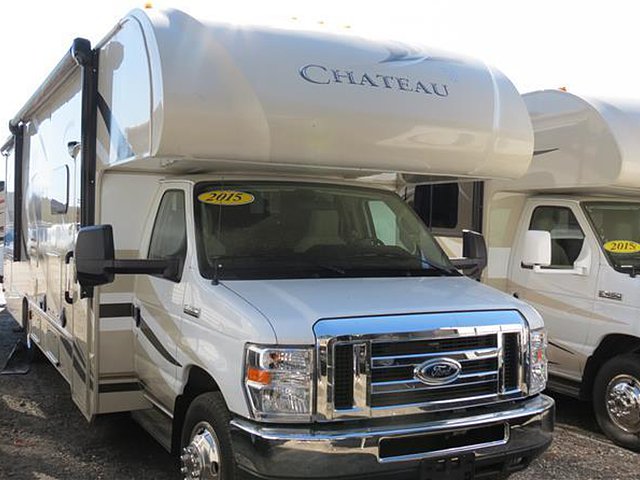 2015 Thor Motor Coach Chateau Photo