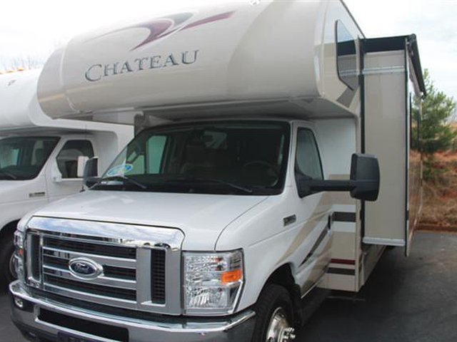 2015 Thor Motor Coach Chateau Photo