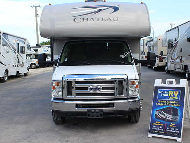 2014 Thor Motor Coach Chateau Photo