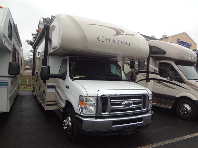 2015 Thor Motor Coach Chateau Photo