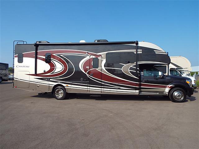 2015 Thor Motor Coach Chateau Photo