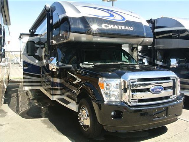 2015 Thor Motor Coach Chateau Photo