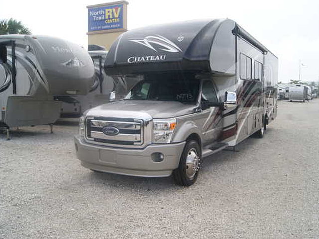 2014 Thor Motor Coach Chateau Photo