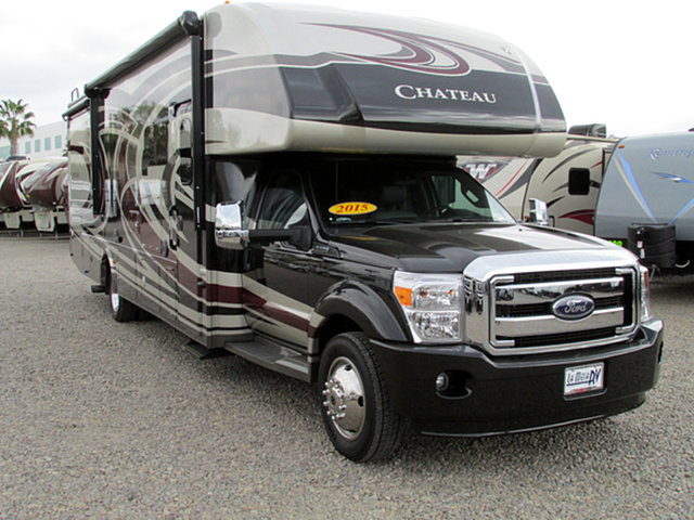 2015 Thor Motor Coach Chateau Photo