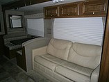 2013 Thor Motor Coach Daybreak Photo #9