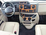 2015 Thor Motor Coach Four Winds Photo #11