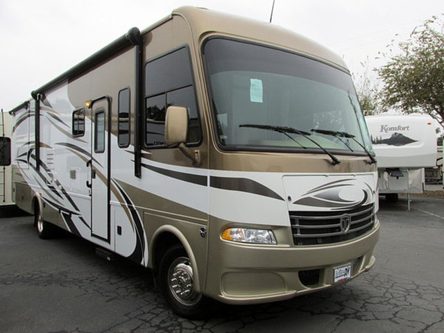 2014 Thor Motor Coach Daybreak Photo