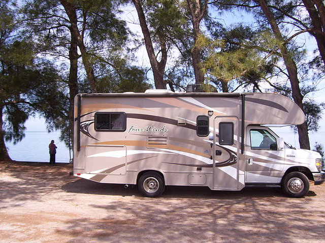 2014 Thor Motor Coach Four Winds Photo