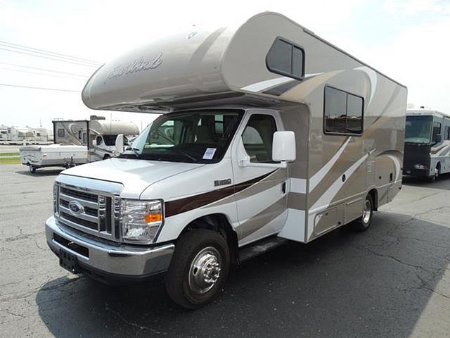 2015 Thor Motor Coach Four Winds Photo