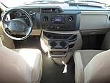 2013 Thor Motor Coach Four Winds Photo #9