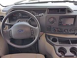 2013 Thor Motor Coach Four Winds Photo #5
