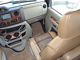 2016 Thor Motor Coach Four Winds Photo #6