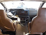 2015 Thor Motor Coach Four Winds Photo #4