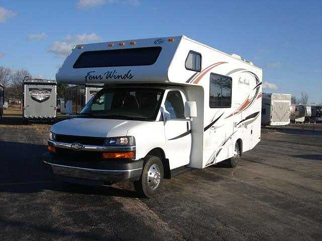 2011 Thor Motor Coach Four Winds Photo