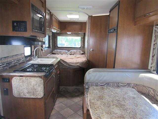 2014 Thor Motor Coach Four Winds Photo