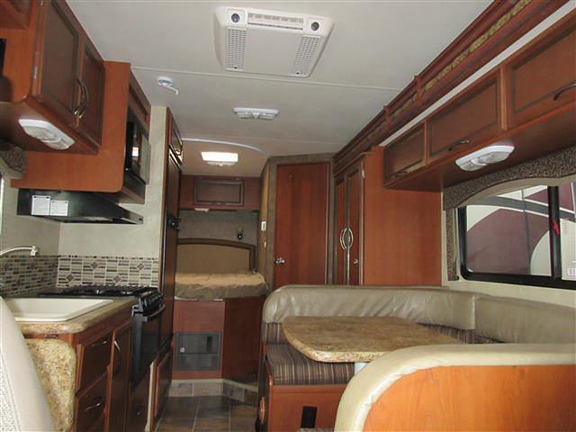 2013 Thor Motor Coach Four Winds Photo