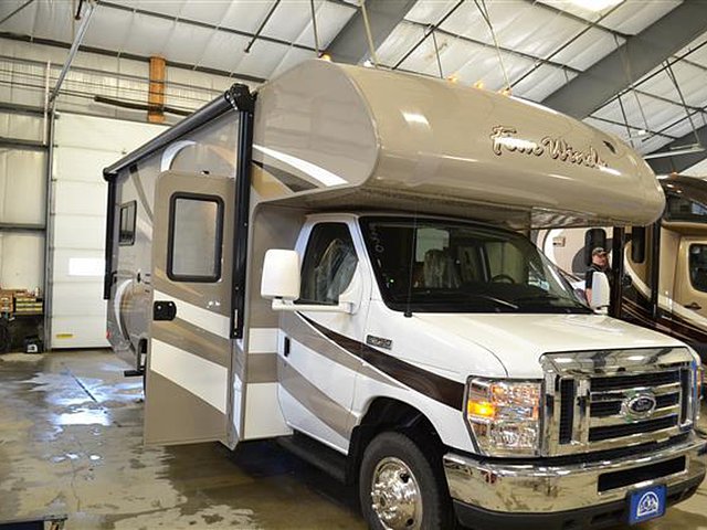 2016 Thor Motor Coach Four Winds Photo