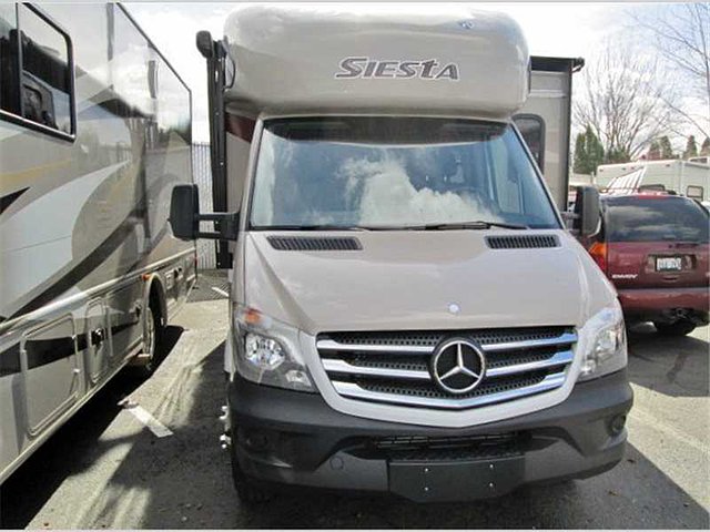 2015 Thor Motor Coach Four Winds Photo