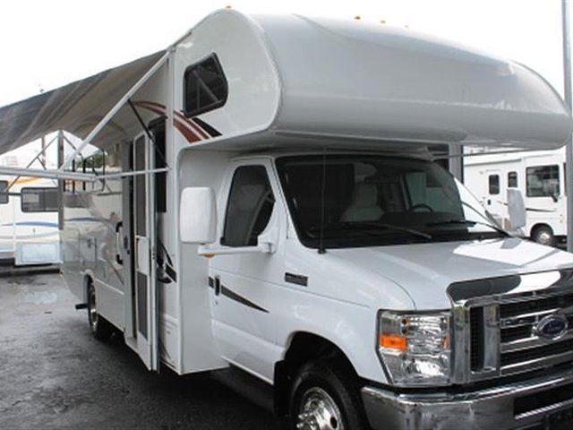 2011 Thor Motor Coach Four Winds Photo