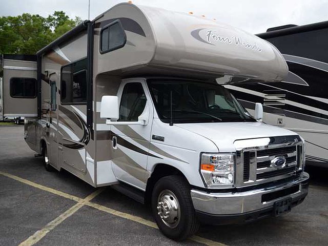 2014 Thor Motor Coach Four Winds Photo
