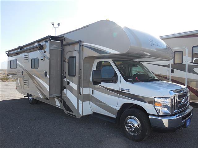 2015 Thor Motor Coach Four Winds Photo
