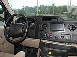 2013 Thor Motor Coach Four Winds Photo #3