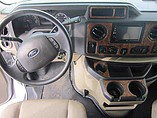 2015 Thor Motor Coach Four Winds Photo #4