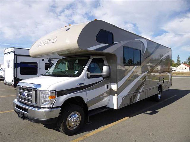 2015 Thor Motor Coach Four Winds Photo