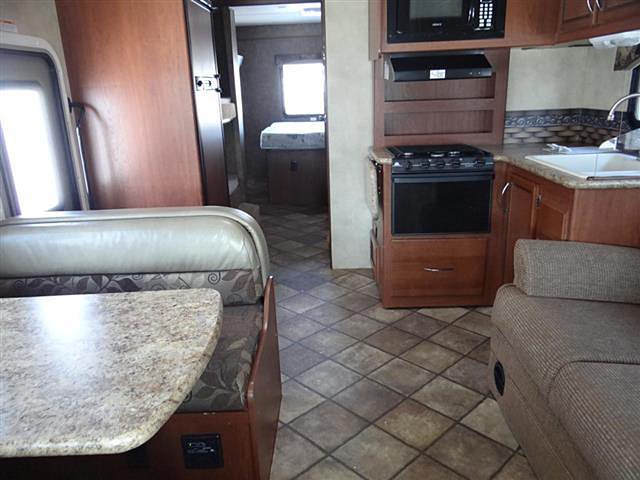 2014 Thor Motor Coach Four Winds Photo