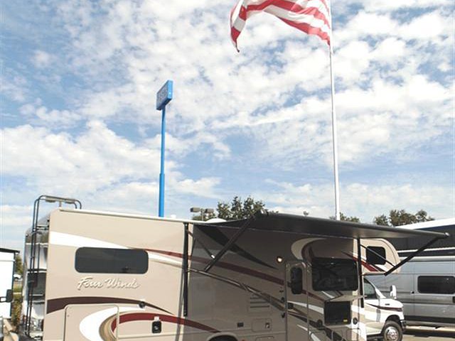 2015 Thor Motor Coach Four Winds Photo