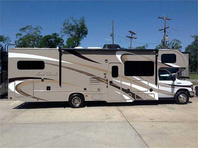 2015 Thor Motor Coach Four Winds Photo