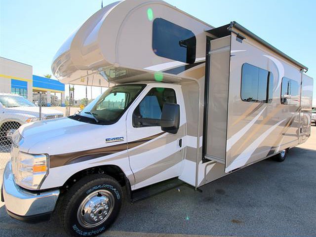 2015 Thor Motor Coach Four Winds Photo