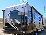 2015 Thor Motor Coach Four Winds Photo #3