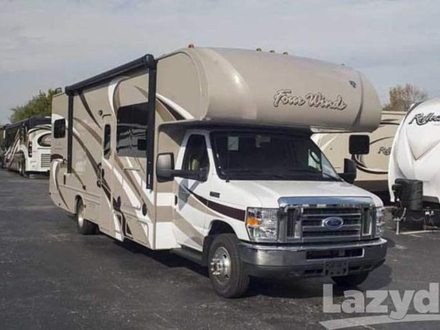 2015 Thor Motor Coach Four Winds Photo