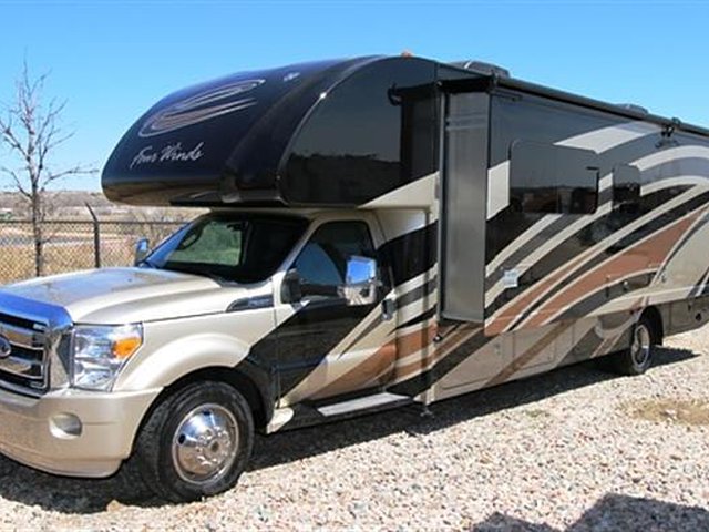2015 Thor Motor Coach Four Winds Photo