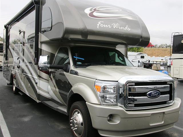 2016 Thor Motor Coach Four Winds Photo
