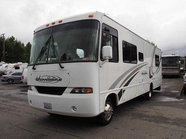 2004 Thor Motor Coach Four Winds Photo