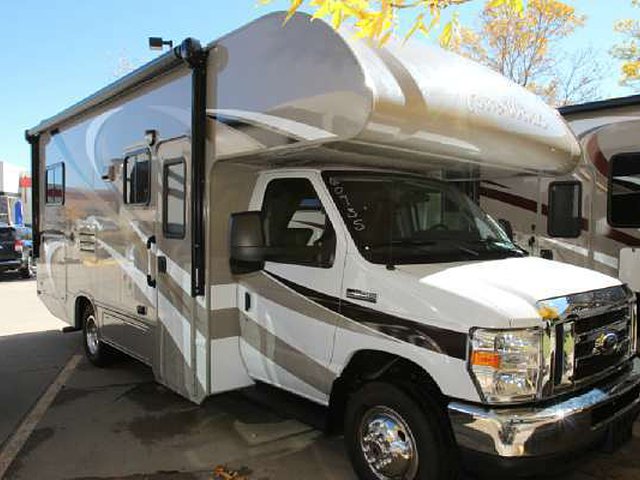 2015 Thor Motor Coach Four Winds Photo