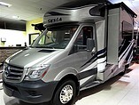 15 Thor Motor Coach Four Winds